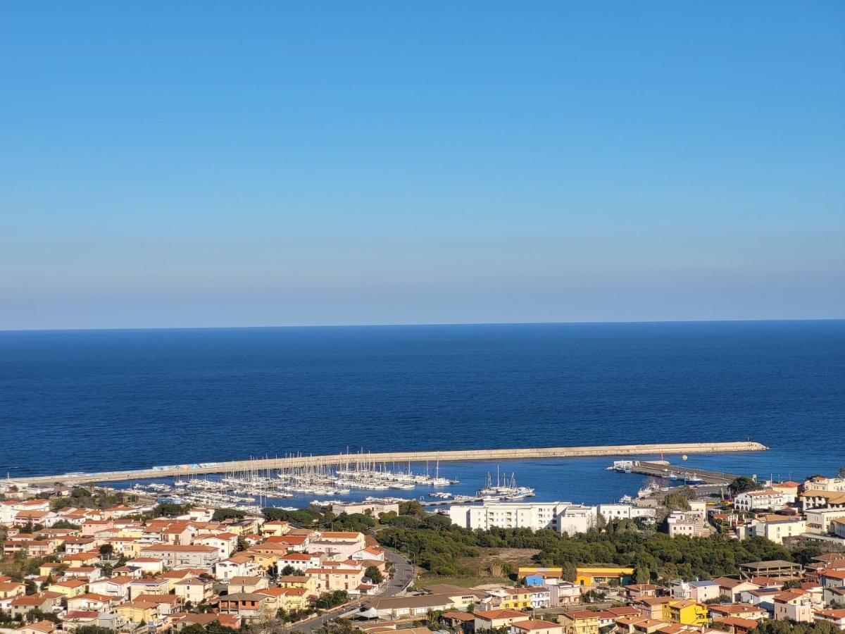 White * La Caletta